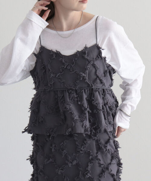 fredy emue(フレディエミュ)の「フリンジ2WAYビスチェ(シャツ/ブラウス・レディース・オフホワイト/チャコールグレー・38)」の19枚目の写真