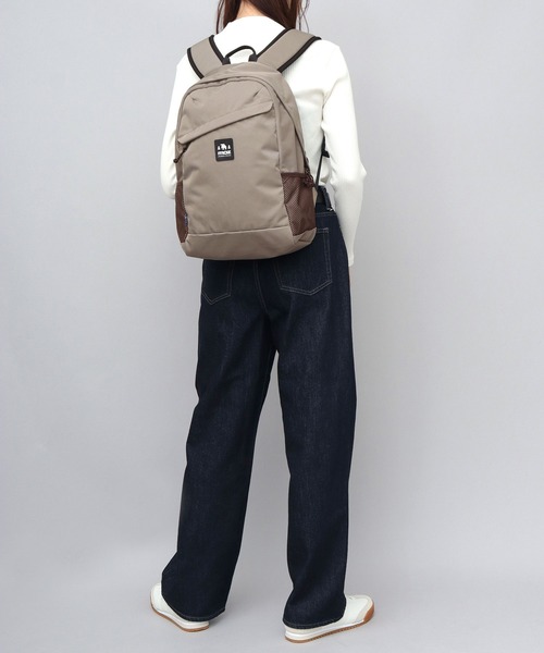 moz（モズ）の「撥水加工 ナイロン 大容量 サイドメッシュポケット付き バックパック アウトドアシリーズ（バックパック/リュック・レディース・ブラック/グレー/ブルー/グレイッシュベージュ・FREE）」の18枚目の写真