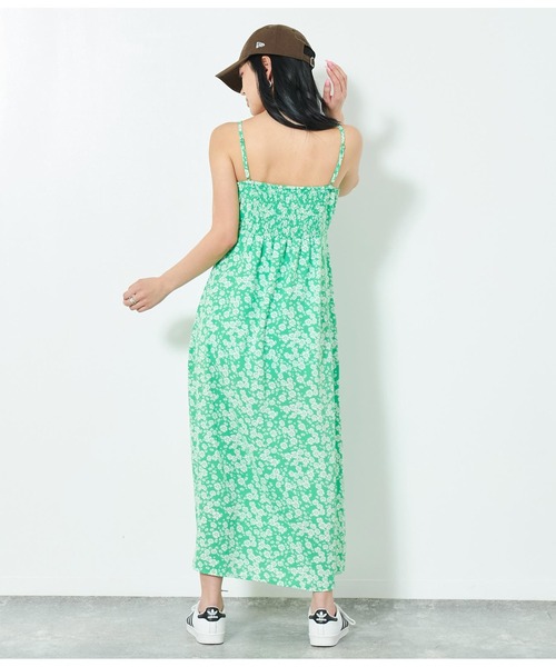 ANAP(アナップ)の「花柄スリットキャミソールワンピース(ワンピース・レディース・ブルー/グリーン/ホワイト・FREE)」の5枚目の写真