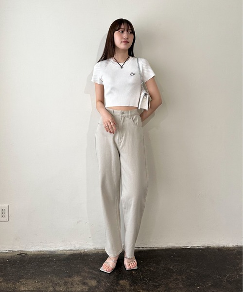 EPIMI E'PIMMY（エピミエピミー）の「オリジナルロゴコンパクトリブニット（ニット/セーター・レディース・オフホワイト/ベージュ/ブラック/ブルー・MEDIUM）」の9枚目の写真