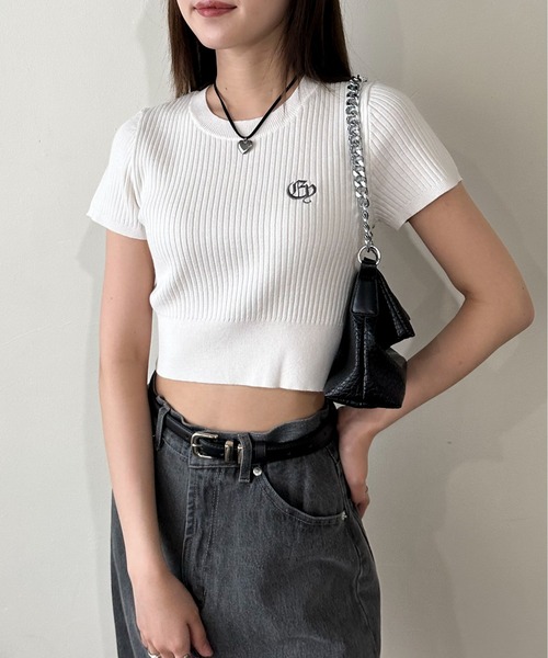 EPIMI E'PIMMY（エピミエピミー）の「オリジナルロゴコンパクトリブニット（ニット/セーター・レディース・オフホワイト/ベージュ/ブラック/ブルー・MEDIUM）」の5枚目の写真