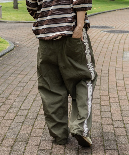 kutir（クティール）の「ワッペン付きトラックラインパンツ（その他パンツ・メンズ・カーキ/ブラック/ダークブラウン・MEDIUM/SMALL/LARGE）」の14枚目の写真