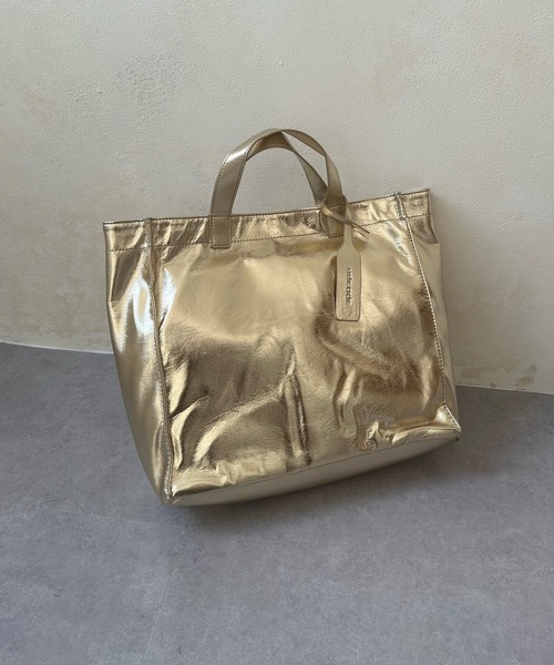 DouDou（ドゥドゥ）の「【新色追加】【WEB限定】 ソフトメタリックショッパー（ショルダーバッグ・レディース・ゴールド/シルバー/シルバー系その他・FREE）」の8枚目の写真