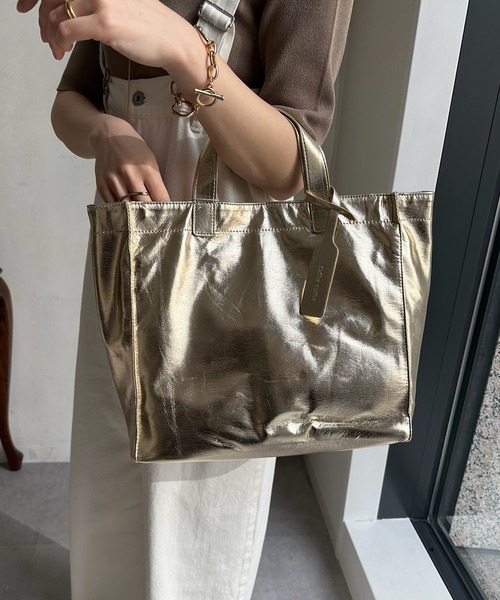 DouDou（ドゥドゥ）の「【新色追加】【WEB限定】 ソフトメタリックショッパー（ショルダーバッグ・レディース・ゴールド/シルバー/シルバー系その他・FREE）」の22枚目の写真
