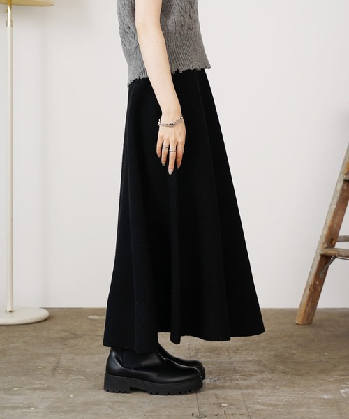 ADAWAS(アダワズ)の「ADAWAS/アダワス DOUBLE-FACED KNIT FLARED SKIRT ニットスカート(スカート・レディース・オートミール/オフホワイト/ブラック・FREE)」の4枚目の写真
