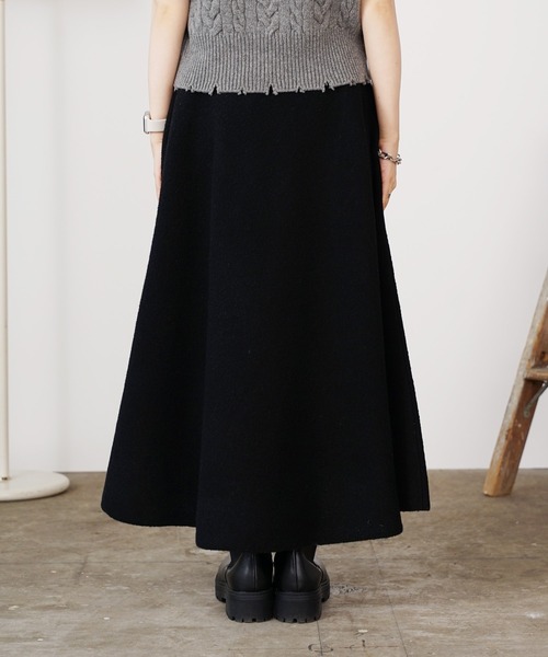 ADAWAS(アダワズ)の「ADAWAS/アダワス DOUBLE-FACED KNIT FLARED SKIRT ニットスカート(スカート・レディース・オートミール/オフホワイト/ブラック・FREE)」の5枚目の写真
