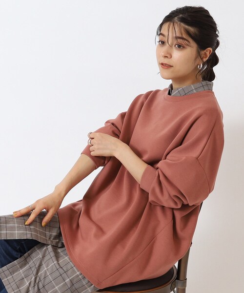 SHOO・LA・RUE(シューラルー)の「◆【体型カバー】なめらかタッチ ダンボール ドルマン切り替えトップス(Tシャツ/カットソー・レディース・ブラック/ベージュ/チャコールグレー/ピンク系/グリーン系・00)」の1枚目の写真