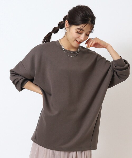 SHOO・LA・RUE(シューラルー)の「◆【体型カバー】なめらかタッチ ダンボール ドルマン切り替えトップス(Tシャツ/カットソー・レディース・ブラック/ベージュ/チャコールグレー/ピンク系/グリーン系・00)」の3枚目の写真