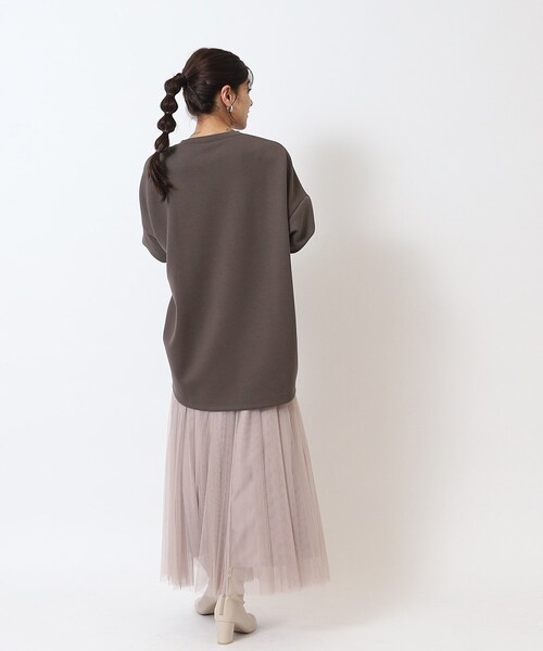 SHOO・LA・RUE(シューラルー)の「◆【体型カバー】なめらかタッチ ダンボール ドルマン切り替えトップス(Tシャツ/カットソー・レディース・ブラック/ベージュ/チャコールグレー/ピンク系/グリーン系・00)」の15枚目の写真