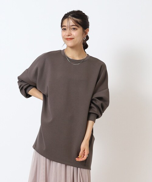 SHOO・LA・RUE(シューラルー)の「◆【体型カバー】なめらかタッチ ダンボール ドルマン切り替えトップス(Tシャツ/カットソー・レディース・ブラック/ベージュ/チャコールグレー/ピンク系/グリーン系・00)」の16枚目の写真