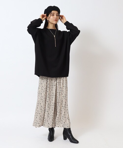 SHOO・LA・RUE(シューラルー)の「◆【体型カバー】なめらかタッチ ダンボール ドルマン切り替えトップス(Tシャツ/カットソー・レディース・ブラック/ベージュ/チャコールグレー/ピンク系/グリーン系・00)」の19枚目の写真