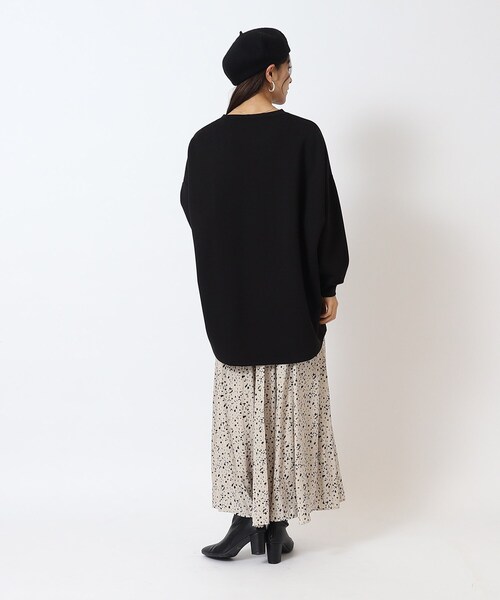 SHOO・LA・RUE(シューラルー)の「◆【体型カバー】なめらかタッチ ダンボール ドルマン切り替えトップス(Tシャツ/カットソー・レディース・ブラック/ベージュ/チャコールグレー/ピンク系/グリーン系・00)」の21枚目の写真