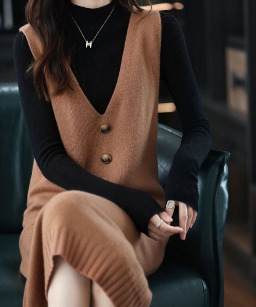 deux amour（ドゥーザムール）の「マーブルボタン深VニットノースリOP（ワンピース・レディース・グレー/ベージュ/ブラウン・FREE）」の2枚目の写真