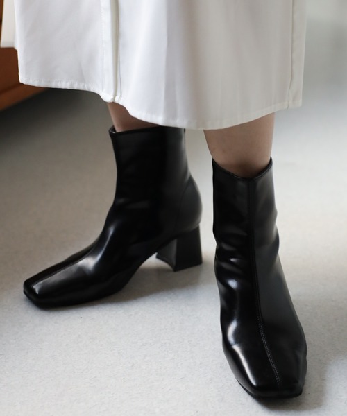 ap retro（アプレトロ）の「フェイクレザーショートブーツ（ブーツ・レディース・ブラック/ブラウン・MEDIUM/LARGE）」の4枚目の写真