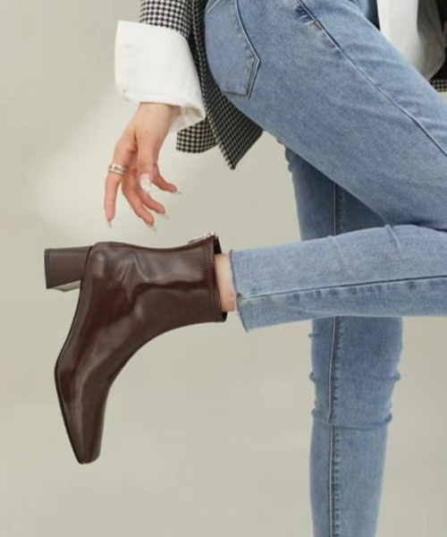 ap retro（アプレトロ）の「フェイクレザーショートブーツ（ブーツ・レディース・ブラック/ブラウン・MEDIUM/LARGE）」の8枚目の写真