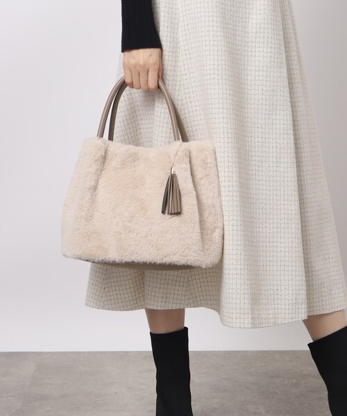 grove(グローブ)の「◆【リサイクル】エコファータックタッセル2WAYトート(トートバッグ・レディース・アイボリー/ダークグレー/ブラウン系その他/ライトベージュ・00)」の4枚目の写真