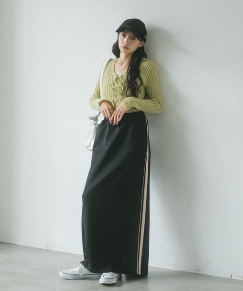 VANNIE U(ヴァニーユー)の「サイドラインスカート(スカート・レディース・ブラウン/ブラック・M/S)」の4枚目の写真