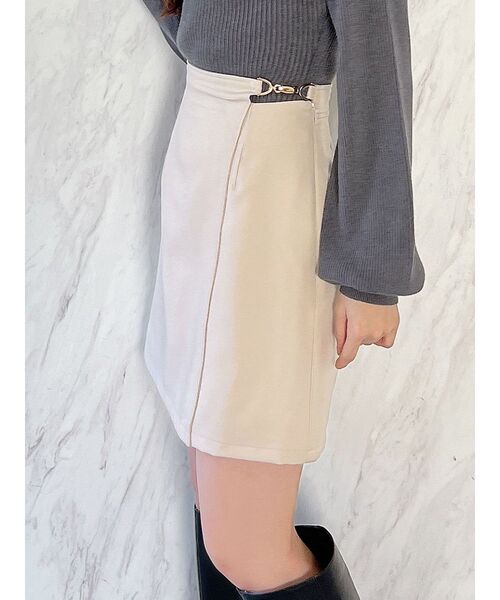 RESEXXY(リゼクシー)の「ビットポイントミニスカート(スカート・レディース・ブラック/チャコールグレー/ベージュ・FREE)」の1枚目の写真