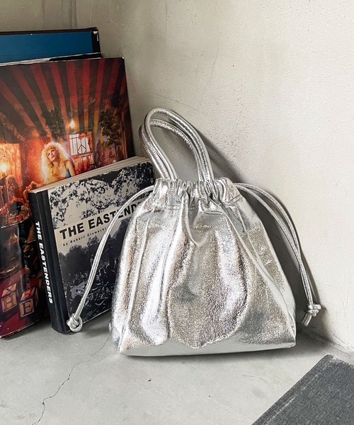 LOWRYS FARM（ローリーズファーム）の「２ＷＡＹメタリックキンチャク  996845（ハンドバッグ・レディース・ブラック/シルバー/グリーン・FREE）」の3枚目の写真