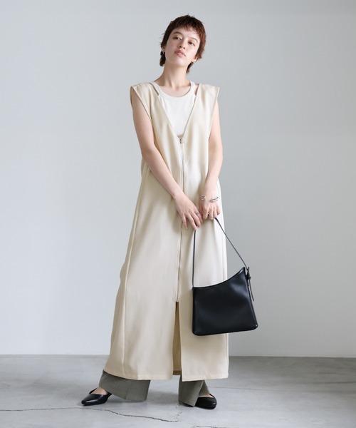 select MOCA（セレクトモカ）の「Vネック2WAYジャンスカ（ジャンパースカート・レディース・ブラック/アイボリー/ベージュ・LARGE/MEDIUM）」の2枚目の写真