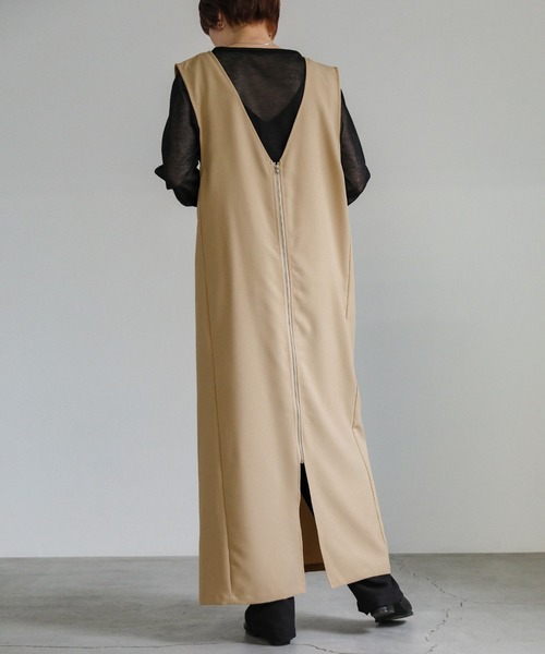 select MOCA（セレクトモカ）の「Vネック2WAYジャンスカ（ジャンパースカート・レディース・ブラック/アイボリー/ベージュ・LARGE/MEDIUM）」の7枚目の写真