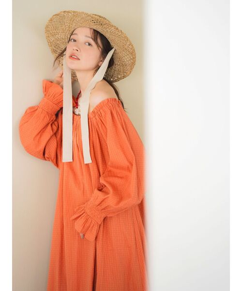 Ungrid（アングリッド）の「オフショルギャザーボリュームワンピース（ワンピース・レディース・オレンジ/ブラック・FREE）」の15枚目の写真