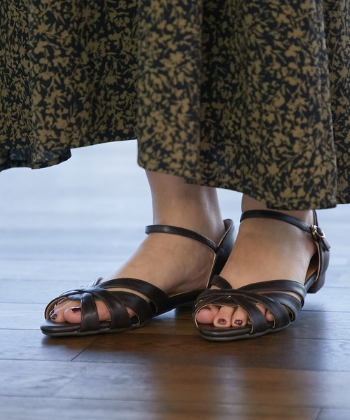 mio notis(ミオノティス)の「【MIO NOTIS(ミオ ノティス)】カットワークサンダル(サンダル・レディース・ホワイト/ブラウン/シルバー・36/37/38)」の12枚目の写真