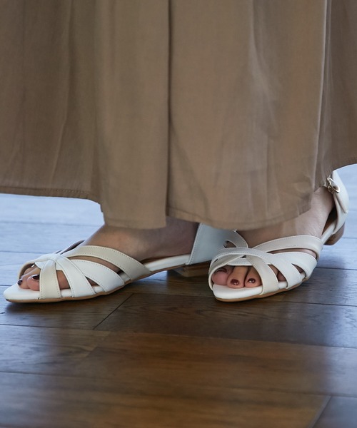 mio notis(ミオノティス)の「【MIO NOTIS(ミオ ノティス)】カットワークサンダル(サンダル・レディース・ホワイト/ブラウン/シルバー・36/37/38)」の5枚目の写真