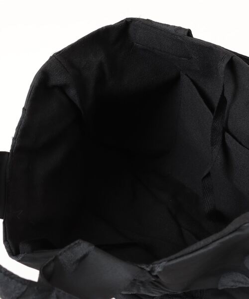 TONE SELECT GOODS（トーンセレクトグッズ）の「Liaa/花柄 リボン柄 ミニトートバッグ（トートバッグ・レディース・ピンク系2/ピンク系1/グリーン系1/ブラック/レッド/グリーン系2・FREE）」の7枚目の写真