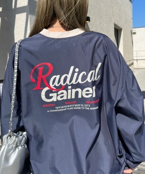 nemne store(ネンネストア)の「【低身長サイズあり】バッグロゴナイロンドロストプルオーバー(その他トップス・レディース・ネイビー/グレー・SMALL/MEDIUM)」の4枚目の写真