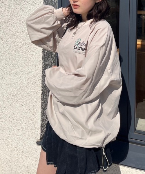 nemne store(ネンネストア)の「【低身長サイズあり】バッグロゴナイロンドロストプルオーバー(その他トップス・レディース・ネイビー/グレー・SMALL/MEDIUM)」の9枚目の写真