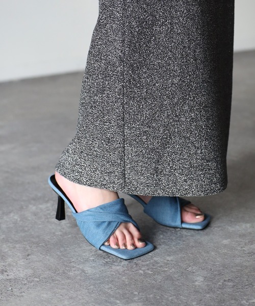 Riberry（リベリー）の「スクエアトゥデニムツイストミュールサンダル（サンダル・レディース・ブルー/ブラック・MEDIUM/LARGE）」の9枚目の写真