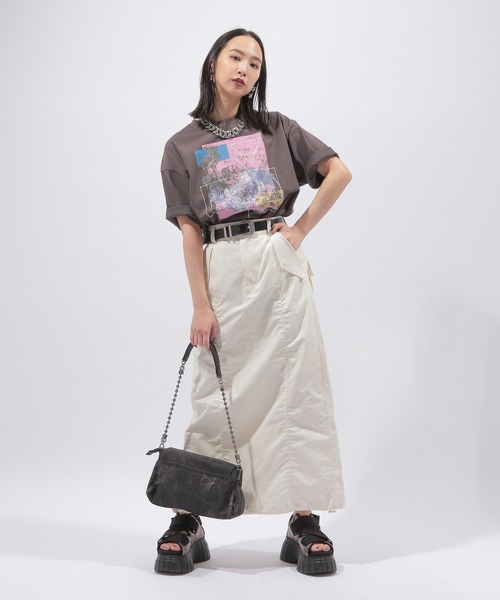PAGEBOY(ページボーイ)の「メルティフラワーアートTシャツ(Tシャツ/カットソー・レディース・オフホワイト/チャコールグレー/ベージュ・FREE)」の19枚目の写真