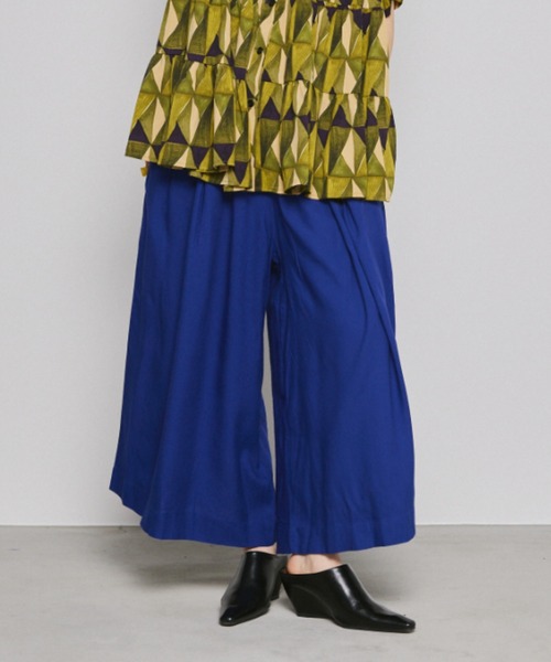 manana suerte（マニャーナスエルテ）の「レーヨンギャザーワイドパンツ（その他パンツ・レディース・ブラック/ブルー/ピンク・FREE）」の2枚目の写真