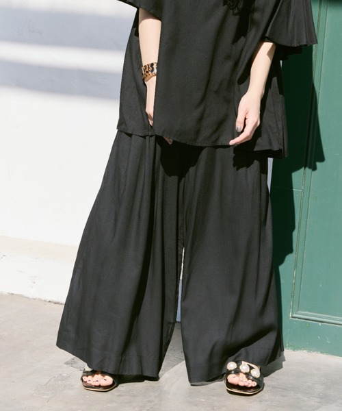manana suerte（マニャーナスエルテ）の「レーヨンギャザーワイドパンツ（その他パンツ・レディース・ブラック/ブルー/ピンク・FREE）」の16枚目の写真
