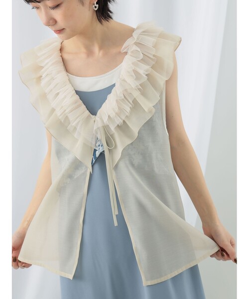 Ray BEAMS(レイビームス)の「Ray BEAMS / ラッフルカラー シアー ノースリーブ トップス(シャツ/ブラウス・レディース・ホワイト系その他6/ブラック・ONE SIZE)」の7枚目の写真