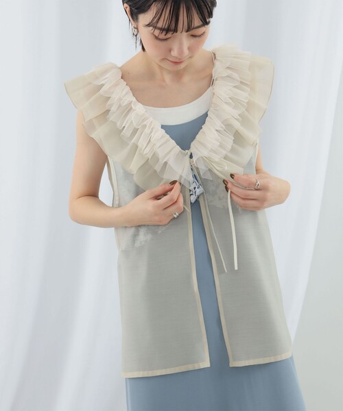 Ray BEAMS(レイビームス)の「Ray BEAMS / ラッフルカラー シアー ノースリーブ トップス(シャツ/ブラウス・レディース・ホワイト系その他6/ブラック・ONE SIZE)」の8枚目の写真