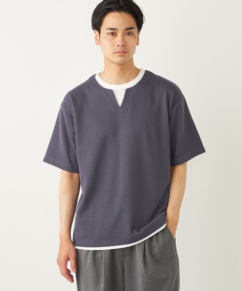 SHIPS Colors(シップス カラーズ)の「SHIPS Colors:〈手洗い可能〉フェイクレイヤード キーネック ショートスリーブ(Tシャツ/カットソー・メンズ・ダークグレー/グリーン/ブルー・MEDIUM/LARGE/X-LARGE)」の2枚目の写真