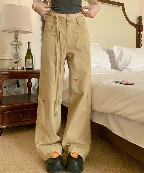 gossip!ロサンゼルス(ゴシップロサンゼルス)の「little ribbon リボン刺繍ワイドパンツ Y2K(カーゴパンツ・レディース・ベージュ/ブラック・S/M/L)」の9枚目の写真