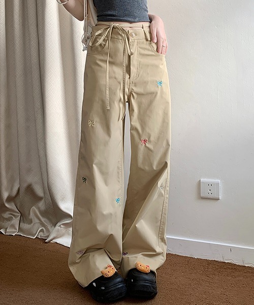 gossip!ロサンゼルス(ゴシップロサンゼルス)の「little ribbon リボン刺繍ワイドパンツ Y2K(カーゴパンツ・レディース・ベージュ/ブラック・S/M/L)」の16枚目の写真