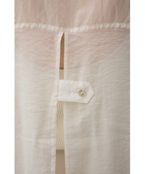 AZUL by moussy（アズールバイマウジー）の「バックスリットオーバーシャツ（シャツ/ブラウス・レディース・オフホワイト/グレー/ブラック/ホワイト系その他・FREE）」の11枚目の写真