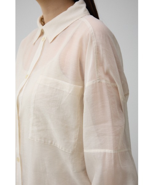 AZUL by moussy（アズールバイマウジー）の「バックスリットオーバーシャツ（シャツ/ブラウス・レディース・オフホワイト/グレー/ブラック/ホワイト系その他・FREE）」の9枚目の写真