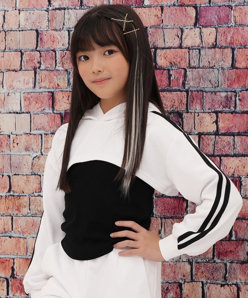 Bee des Bee(ビーデスビー)の「ライン入りトップス×タンクトップ(パーカー・キッズ・ピンク系その他/ホワイト×ブラック/ブラック系その他・140cm/120cm/110cm/150cm/130cm)」の2枚目の写真