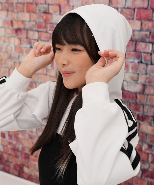 Bee des Bee(ビーデスビー)の「ライン入りトップス×タンクトップ(パーカー・キッズ・ピンク系その他/ホワイト×ブラック/ブラック系その他・140cm/120cm/110cm/150cm/130cm)」の7枚目の写真