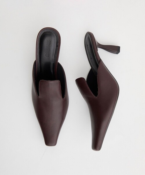 STUDIOUS（ステュディオス）の「【STUDIOUS/ステュディオス】ポインテッドスクエアトゥミュール/モード見え/クッション入り（パンプス・レディース・ブラック/ワイン/レッド・1/2）」の3枚目の写真