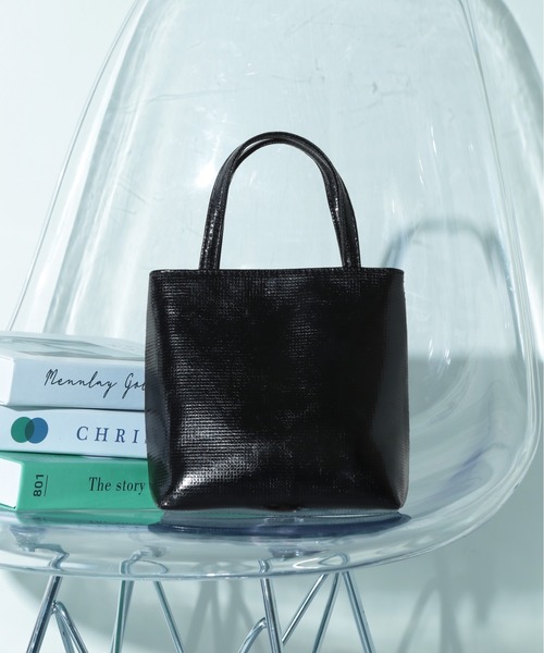 MAISON BREEZE reveur(メゾンブリーズレヴール)の「【MAISON BREEZE reveur】metallic square handbag メタルスクエアハンドバッグ(ハンドバッグ・レディース・ミント/ブラック/シルバー・FREE)」の1枚目の写真