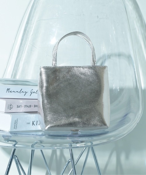 MAISON BREEZE reveur(メゾンブリーズレヴール)の「【MAISON BREEZE reveur】metallic square handbag メタルスクエアハンドバッグ(ハンドバッグ・レディース・ミント/ブラック/シルバー・FREE)」の16枚目の写真