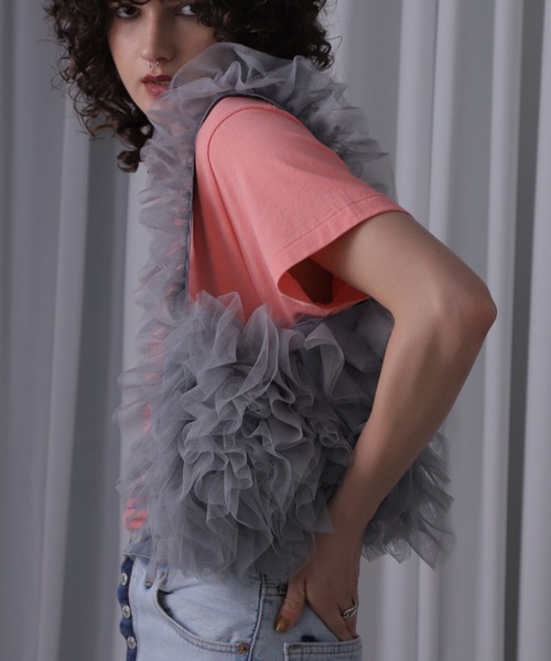 ROSE BUD（ローズバッド）の「チュールフリルショルダーバッグ（ショルダーバッグ・レディース・グレー/ブラック/ワインレッド・FREE）」の2枚目の写真