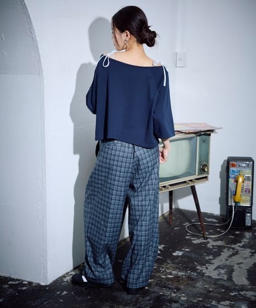 PBLIM（ページボーイリム）の「PBLIM/オフショルルーズウラケ（Tシャツ/カットソー・レディース・ネイビー/グレー・FREE）」の5枚目の写真