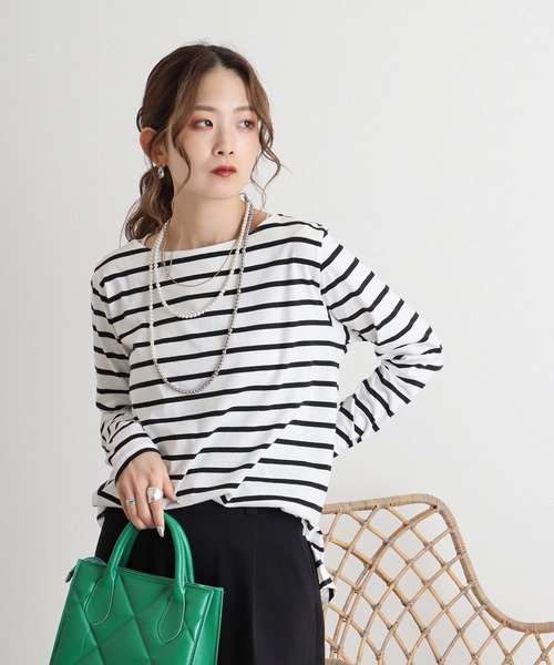 atONE（アットワン）の「atONE サイドスリットラウンドネックボーダーロングスリーブカットソー（Tシャツ/カットソー・レディース・ブラック×ホワイト/ホワイト×ブラック・M/4L/3L/LL/L）」の3枚目の写真